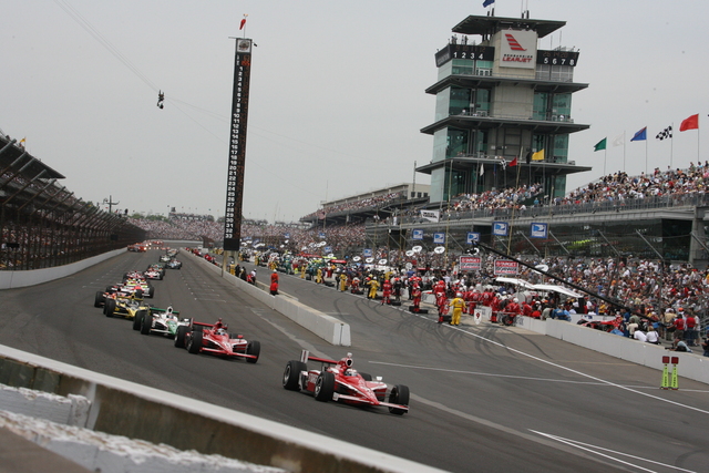 Scott Dixon leads the field through Turn 1 during the 92nd Indianapolis 500. -- Photo by: Steve Snoddy