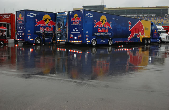 Red Bull Cheever Racing tranports -- Photo by: Dana Garrett
