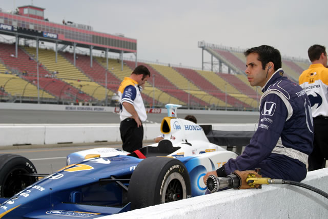 Rahal-Letterman Racing driver Vitor Meira during early morning practice session -- Photo by: Chris Jones