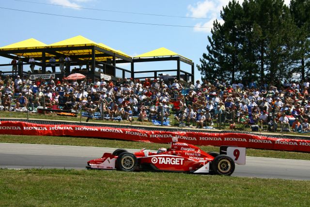Scott Dixon leads during the Honda 200 at Mid-Ohio. -- Photo by: Jim Haines