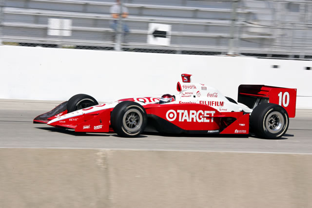 Target Chip Ganassi driver Darren Manning at speed during race -- Photo by: Ron McQueeney