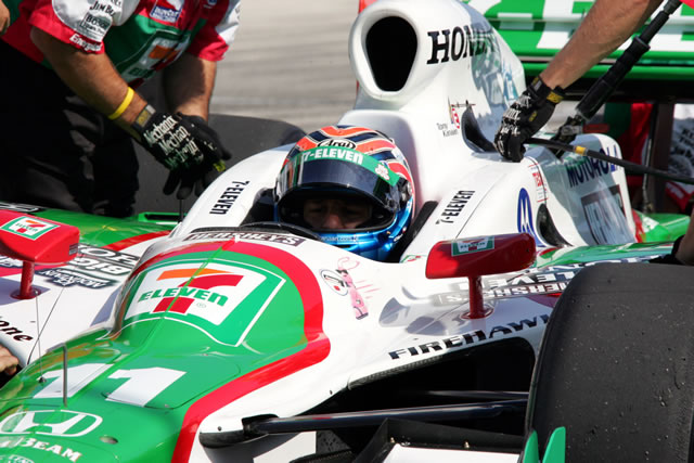 Andretti Green driver Tony Kanaan during pitstop -- Photo by: Ron McQueeney