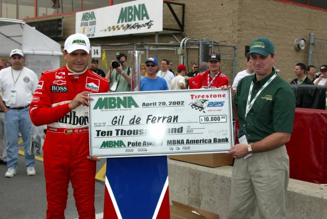 View 2002 Firestone Indy 225 - Qualifications Photos