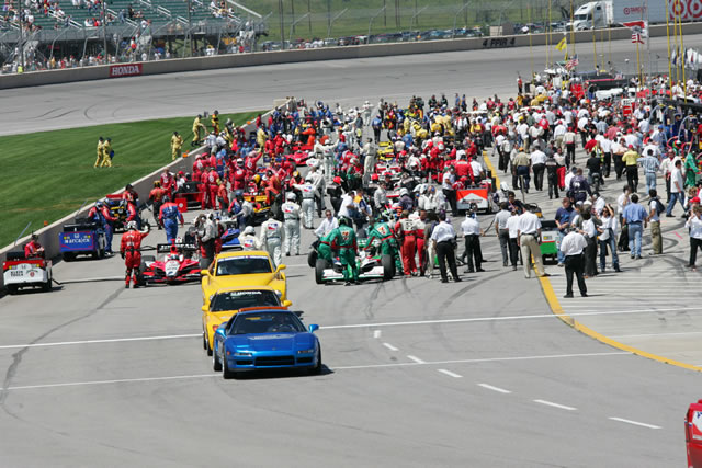 Start of Pikes Peak Honday Indy 225 -- Photo by: Ron McQueeney