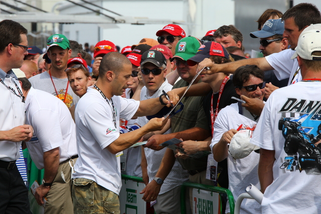 #11 Tony Kanaan signs autographs for fans before the start of the SunTrust Indy Challenge at Richmond. -- Photo by: Shawn Payne