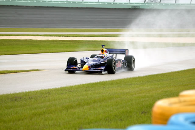 Alex Barron in the No. 51 Red Bull Cheever Racing Dallara Chevrolet testing in the rain at Homestead-Miami Speedway -- Photo by: Ron McQueeney
