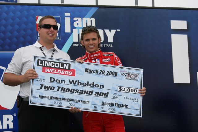 #10 Target Chip Ganassi driver Dan Wheldon receives the Lincoln Welders Hard Charger Award. -- Photo by: Chris Jones