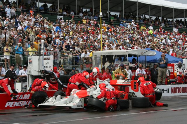 No. 6 Ryan Briscoe in the pits during Honda Grand Prix of St. Petersburg. -- Photo by: Chris Jones
