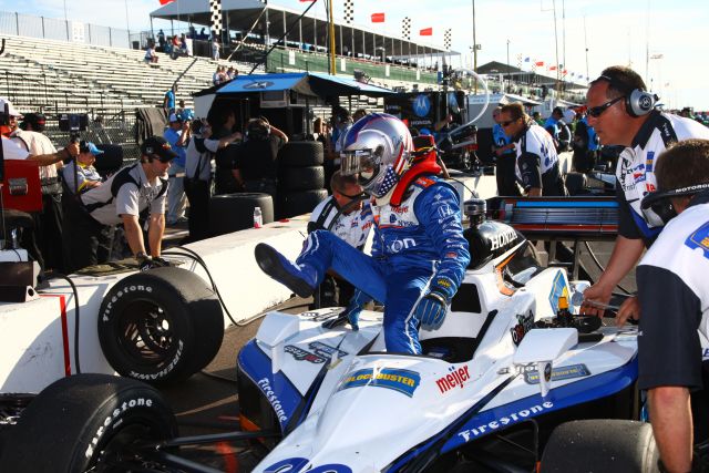 No. 26 Marco Andretti, in the pits during warm up before the start of Honda Grand Prix of St. Petersburg. -- Photo by: Ron McQueeney