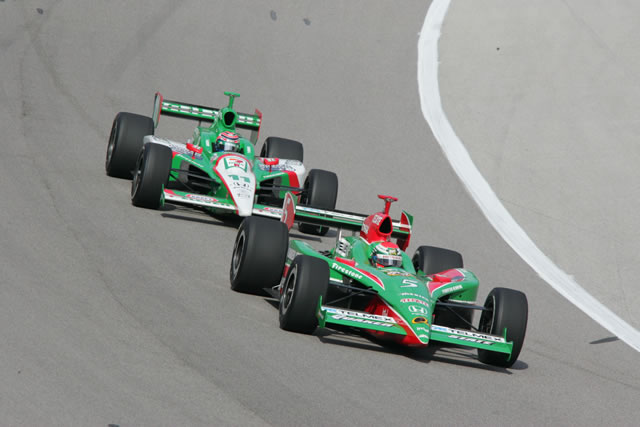 # 5 Quaker State Telmex Tecate driver, Adrian Fernandez, front, & # 11 7-Eleven driver Tony Kanaan -- Photo by: Ron McQueeney