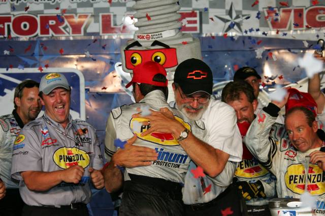 Chevy\'s Joe Negri congratulates Tomas Scheckter -- Photo by: Shawn Payne