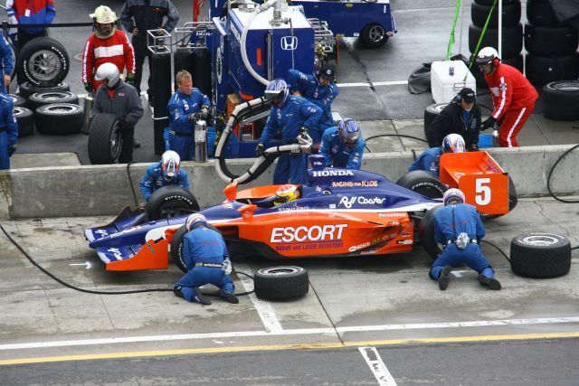 Pit stop for Ryan Briscoe -- Photo by: Shawn Payne