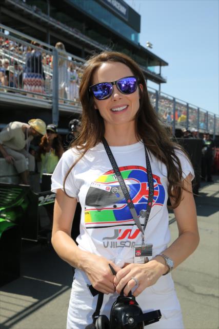 Emma Dixon wears the Justin Wilson tribute t-shirt on pit lane during the GoPro Grand Prix of Sonoma at Sonoma Raceway -- Photo by: Chris Jones