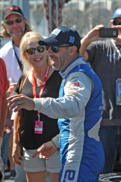Tony Kanaan chats with fans on pit lane following the final warmup for the GoPro Grand Prix of Sonoma at Sonoma Raceway -- Photo by: Richard Dowdy