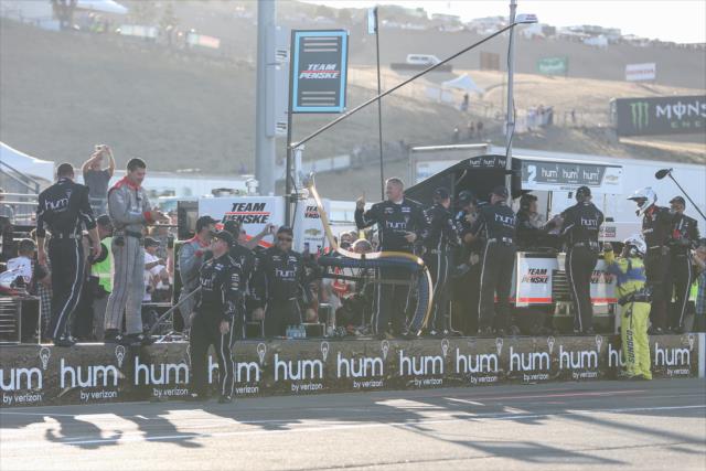 Team Penske begins the celebration on pit lane after Josef Newgarden wins the 2017 Verizon IndyCar Series championship -- Photo by: Joe Skibinski
