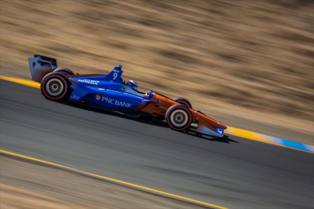 Scott Dixon races through the Turn 6 Carousel turn during qualifications for the INDYCAR Grand Prix of Sonoma at Sonoma Raceway -- Photo by: Stephen King