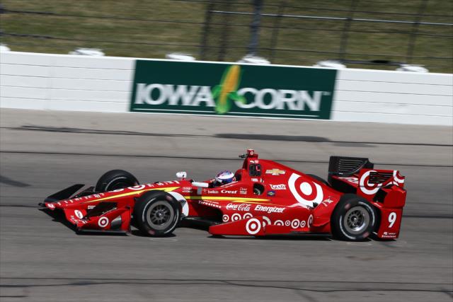 Scott Dixon sets up for Turn 4 during practice for the Iowa Corn 300 at Iowa Speedway -- Photo by: Chris Jones