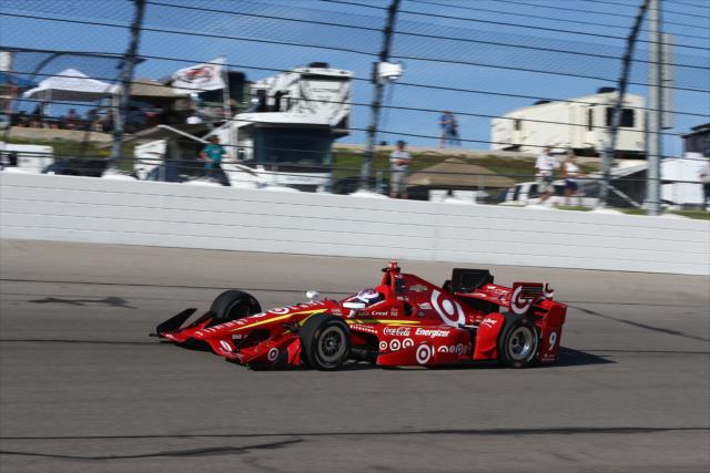 Scott Dixon sets up for Turn 4  during practice for the Iowa Corn 300 at Iowa Speedway -- Photo by: Chris Jones
