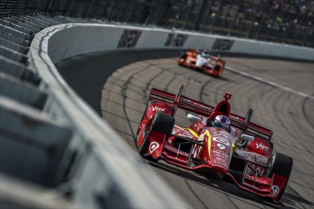 Scott Dixon sets up for Turn 1 during the Iowa Corn 300 at Iowa Speedway -- Photo by: Chris Owens