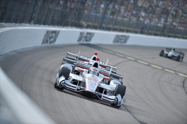 Will Power leads Helio Castroneves into Turn 1 during the Iowa Corn 300 at Iowa Speedway -- Photo by: Chris Owens