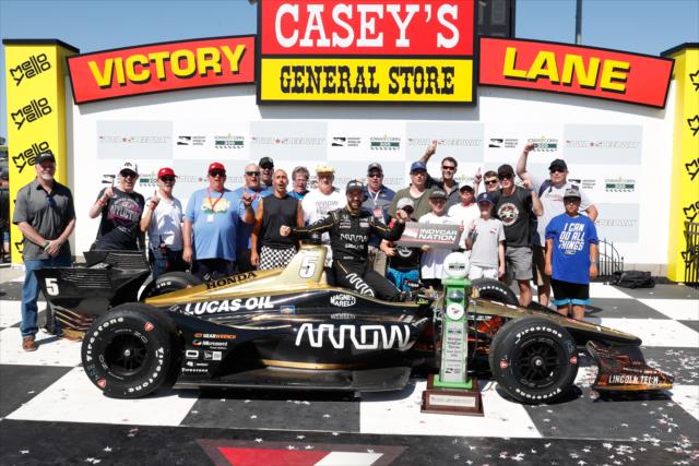 James Hinchcliffe with members of INDYCAR Nation in Victory Lane after winning the Iowa Corn 300 at Iowa Speedway -- Photo by: Joe Skibinski