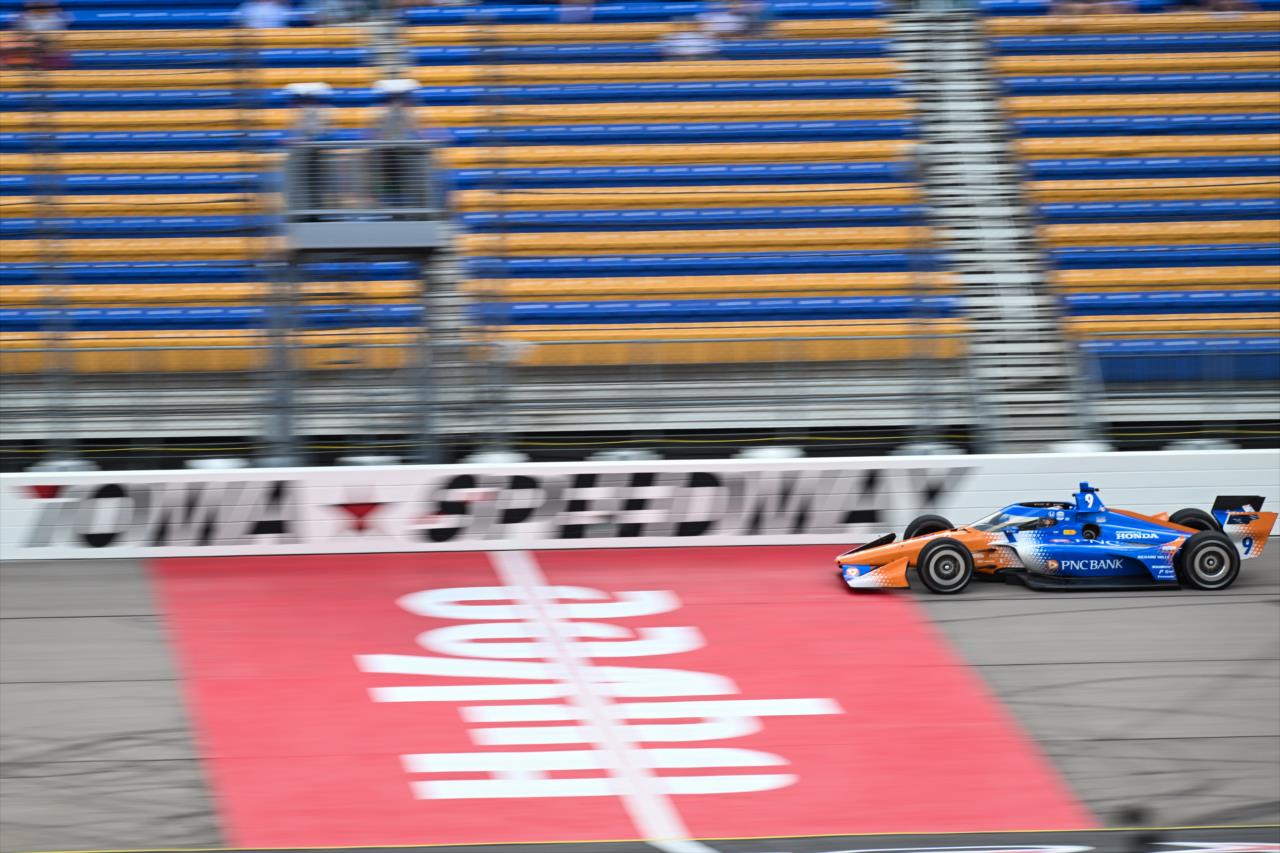 Scott Dixon - Hy-Vee Homefront 250 Presented by Instacart - By: James Black -- Photo by: James  Black