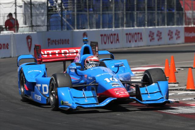 Tony Kanaan apexes Turn 10 during practice for the Toyota Grand Prix of Long Beach -- Photo by: Chris Jones