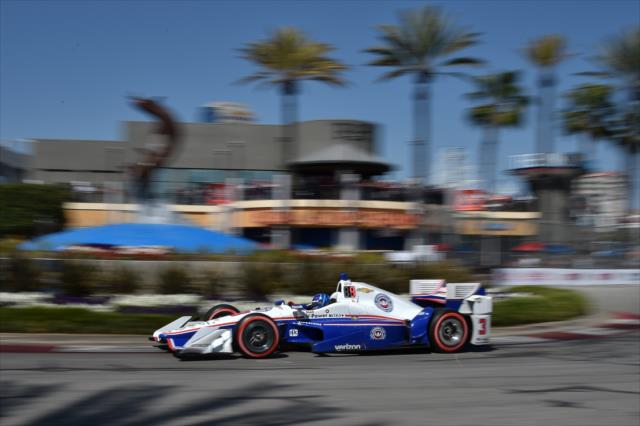 Helio Castroneves navigates the Turns 2-3 fountain complex during the 2017 Toyota Grand Prix of Long Beach -- Photo by: Christopher Owens