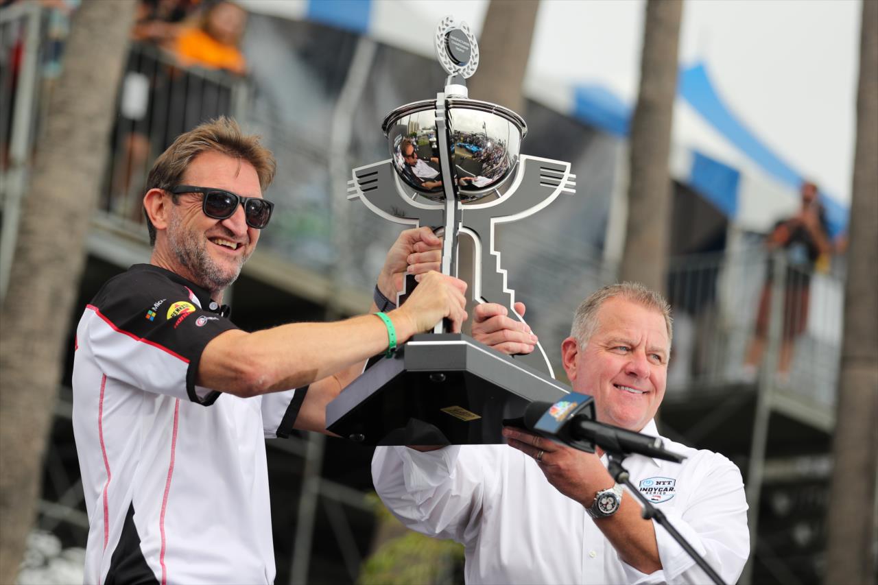Honda's David Salters accepts the Manufacturer Award from IndyCar's Jay Frye - Acura Grand Prix of Long Beach -- Photo by: Joe Skibinski
