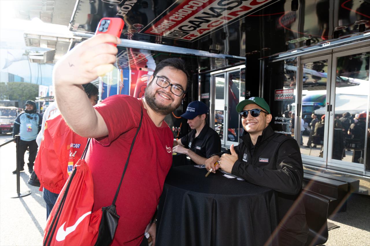 Alex Palou takes a selfie with a fan - Acura Grand Prix of Long Beach - By: Travis Hinkle -- Photo by: Travis Hinkle