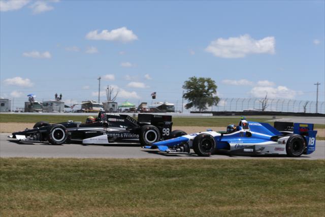 Gabby Chaves and Rodolfo Gonzalez go side-by-side at the start of the Honda Indy 200 at Mid-Ohio -- Photo by: Chris Jones