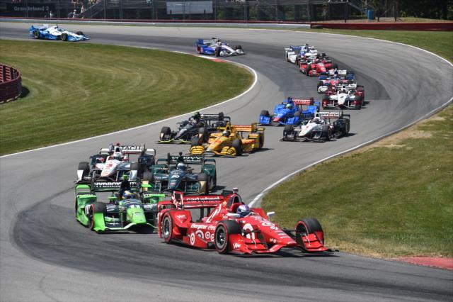 Scott Dixon leads the field through the Turns 4-5 Esses complex during the Honda Indy 200 at Mid-Ohio -- Photo by: Chris Owens