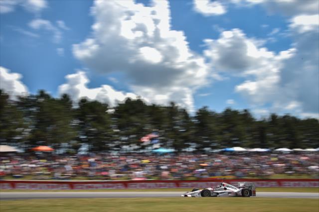 Will Power sets up for Turn 5 during the Honda Indy 200 at Mid-Ohio -- Photo by: Chris Owens