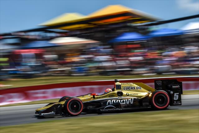 James Hinchcliffe crests the Turn 5 hill during the Honda Indy 200 at Mid-Ohio -- Photo by: Chris Owens