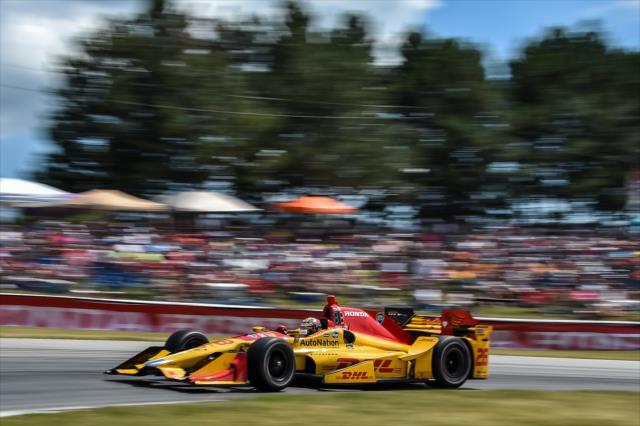 Ryan Hunter-Reay crests the Turn 5 hill during the Honda Indy 200 at Mid-Ohio -- Photo by: Chris Owens