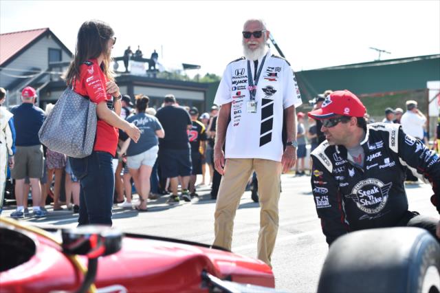Team co-owner David Letterman overlooks the No. 15 Steak-N-Shake Honda of Graham Rahal following the Honda Indy 200 at Mid-Ohio -- Photo by: Chris Owens