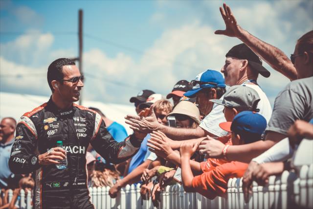 Helio Castroneves greets the fans during pre-race introductions for the Honda Indy 200 at Mid-Ohio -- Photo by: Joe Skibinski