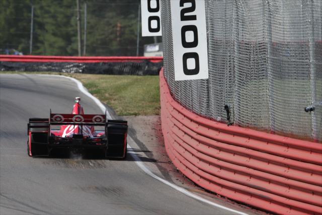 Scott Dixon sets up for Turn 11 during the final warmup for the Honda Indy 200 at Mid-Ohio -- Photo by: Joe Skibinski