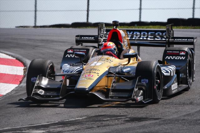 James Hinchcliffe sails into the Turn 2 Keyhole turn during the final warmup for the Honda Indy 200 at Mid-Ohio -- Photo by: Bret Kelley