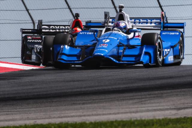 Scott Dixon sails down the Turn 2 Keyhole turn during the final warmup for the Honda Indy 200 at Mid-Ohio -- Photo by: Bret Kelley
