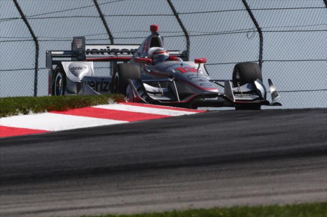 Will Power sets up for the Turn 2 Keyhole turn during the final warmup for the Honda Indy 200 at Mid-Ohio -- Photo by: Bret Kelley