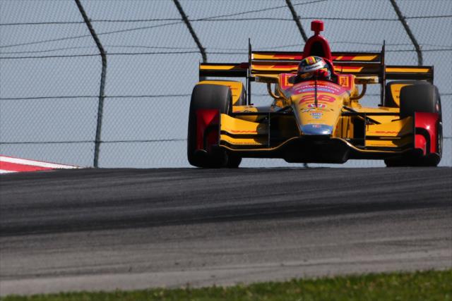 Ryan Hunter-Reay throws his Honda into the Turn 2 Keyhole turn during the final warmup for the Honda Indy 200 at Mid-Ohio -- Photo by: Bret Kelley