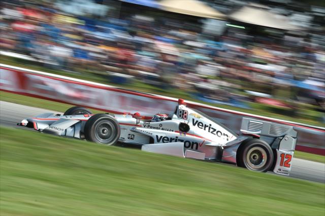 Will Power flies up the Turn 5 hill during the Honda Indy 200 at Mid-Ohio -- Photo by: Chris Owens
