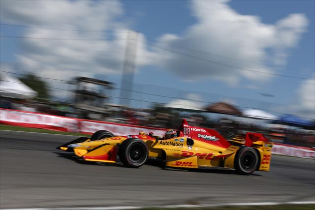 Ryan Hunter-Reay crests the Turn 5 hill in the Madness complex during the Honda Indy 200 at Mid-Ohio -- Photo by: Joe Skibinski