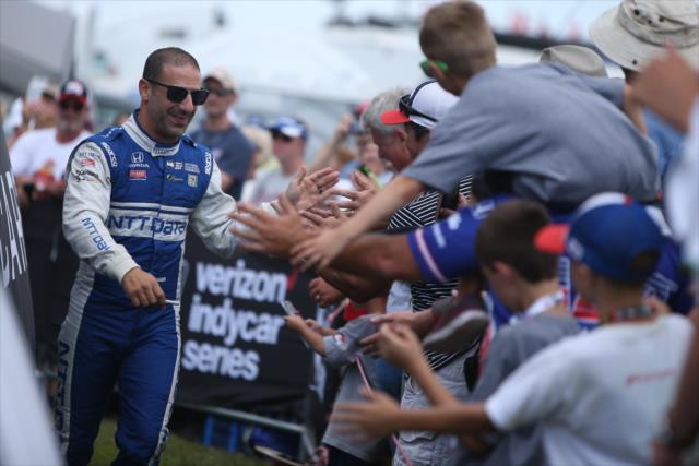 Tony Kanaan greets the fans during pre-race introductions for the Honda Indy 200 at Mid-Ohio -- Photo by: Joe Skibinski