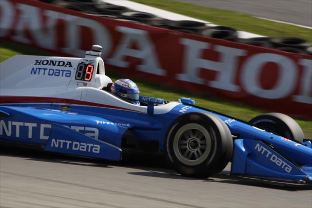 Scott Dixon dives into Turn 13 during the Honda Indy 200 at Mid-Ohio -- Photo by: Matt Fraver