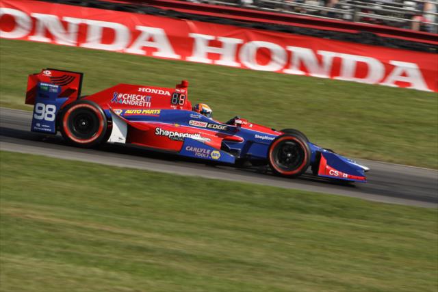 Alexander Rossi soars through the Turn 12 Carousel during the Honda Indy 200 at Mid-Ohio -- Photo by: Matt Fraver