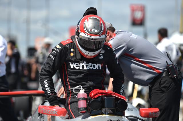 Will Power slides into his No. 12 Verizon Chevrolet on pit lane prior to practice for the ABC Supply 500 at Pocono Raceway -- Photo by: Chris Owens