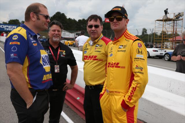 Jeremy Milless, Michael Andretti, Ray Gosselin, and Ryan Hunter-Reay chat along pit lane prior to the start of the Honda Indy 200 at Mid-Ohio -- Photo by: Chris Jones