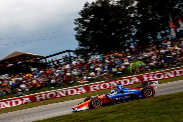 Scott Dixon screams through Turn 5 during the Honda Indy 200 at Mid-Ohio -- Photo by: Joe Skibinski